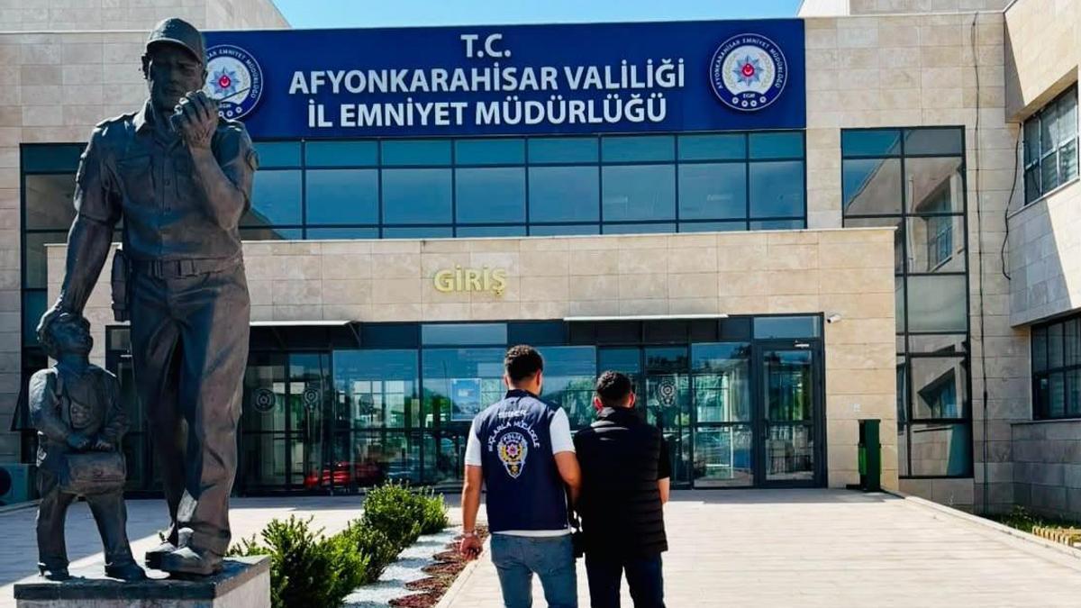 Polisten uyuşturucu ve dolandırıcılık operasyonu haber görseli
