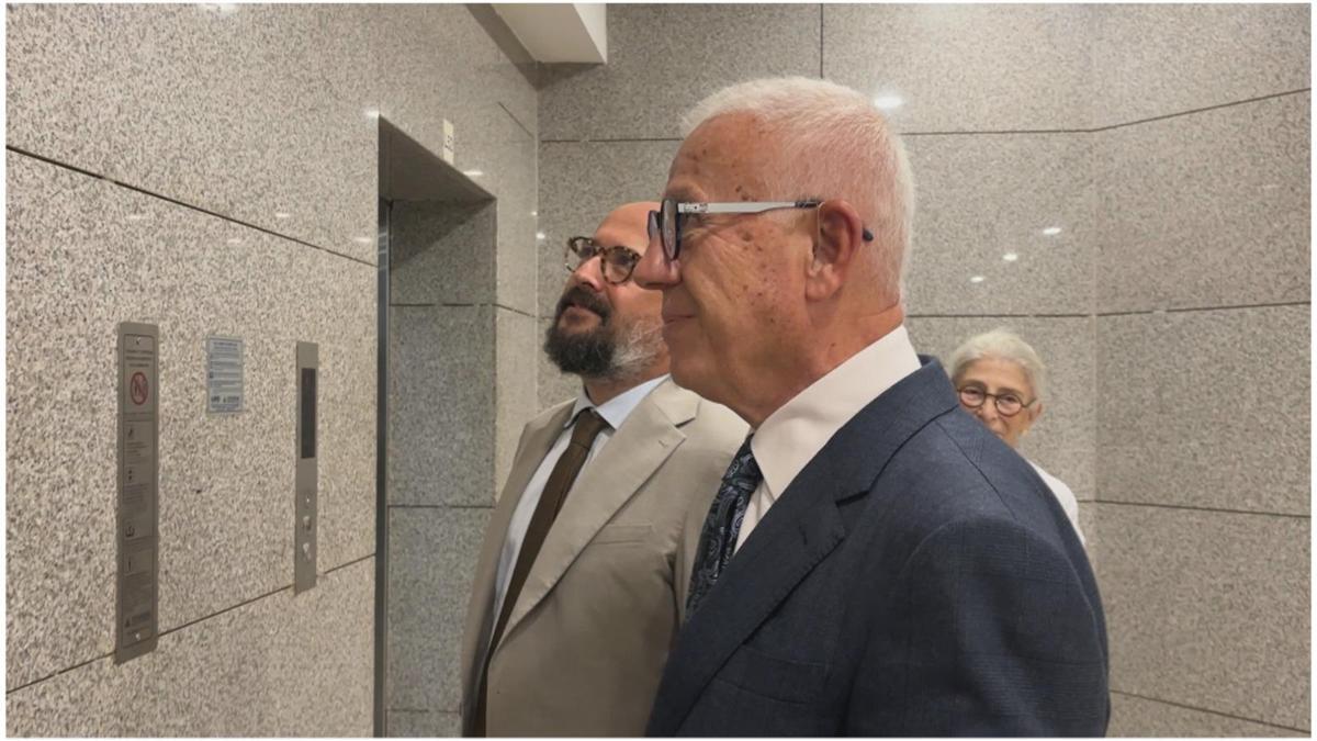 Ertuğrul Özkök ifade vermek için adliyede