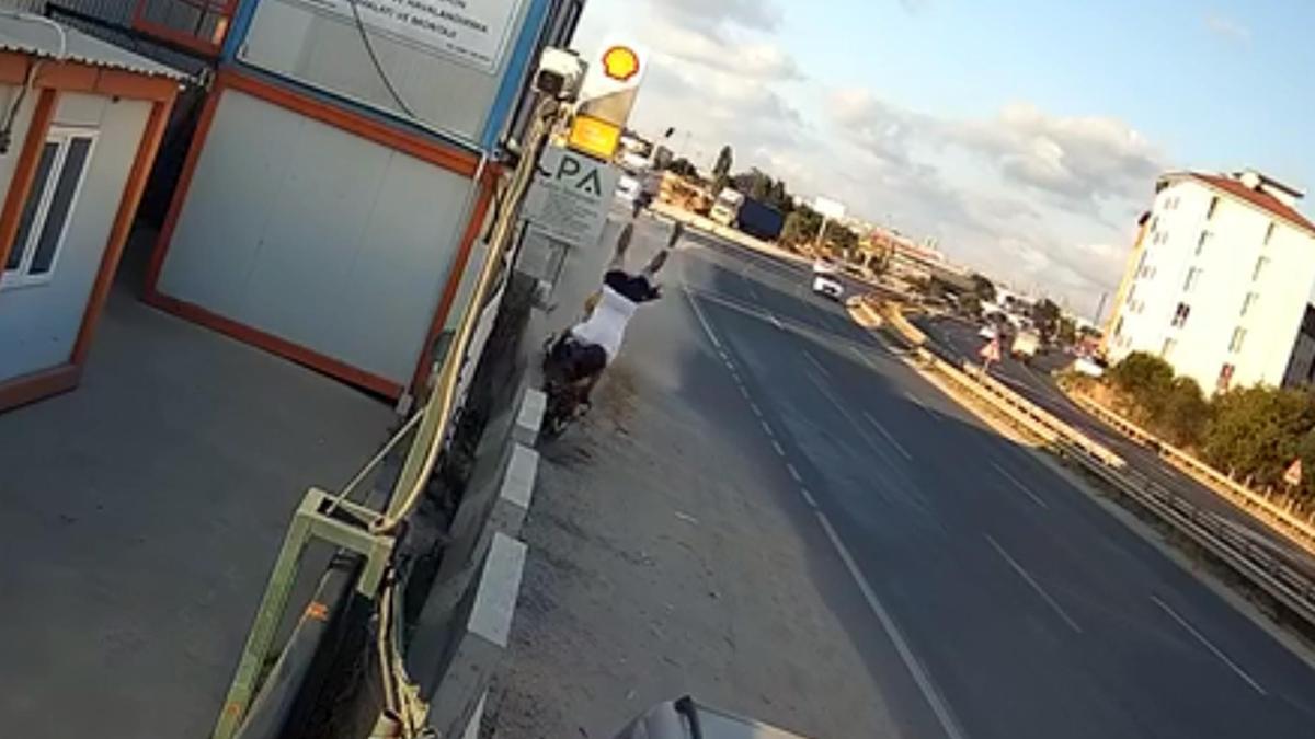 Yeni aldığı motosikletle kaza yapan Utku öldü; o anlar kamerada haber görseli