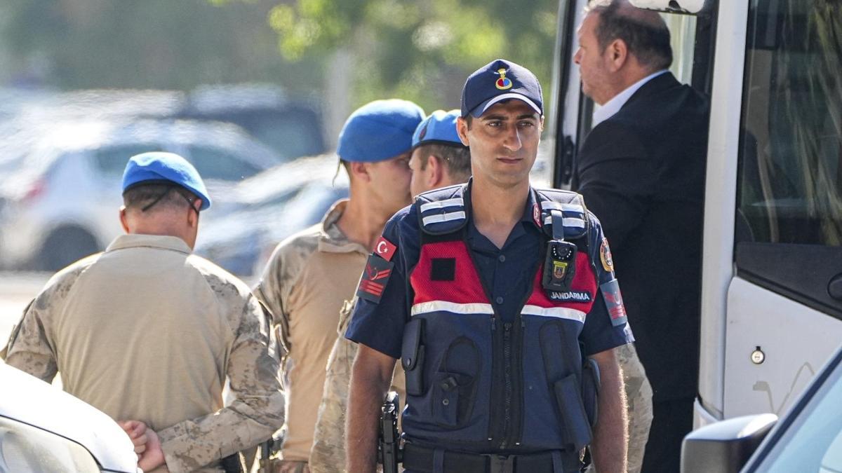 Menderes Belediyesi operasyonu: Şüpheliler adliyede