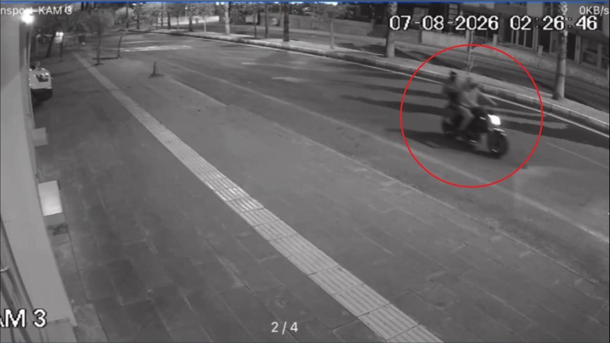 İş yerine motosikletli 2 şüphelinin silahlı saldırısı kamerada haber görseli