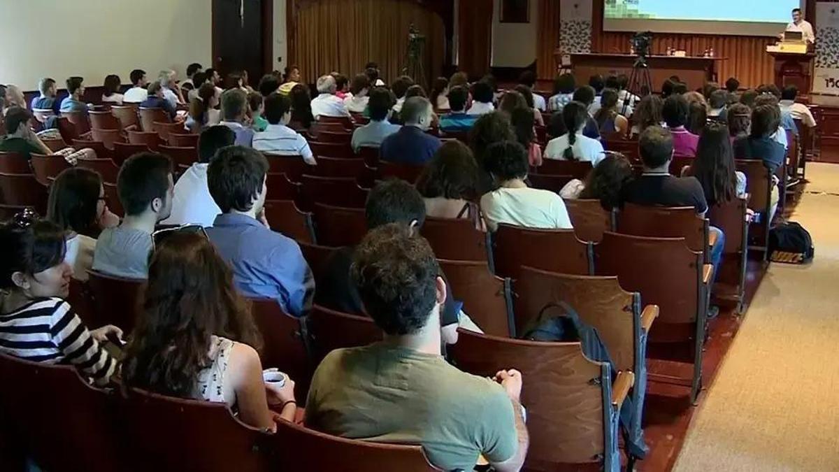 Öğrenci affını da kapsayan düzenlemeleri içeren kanun Resmi Gazete'de yayımlandı haber görseli