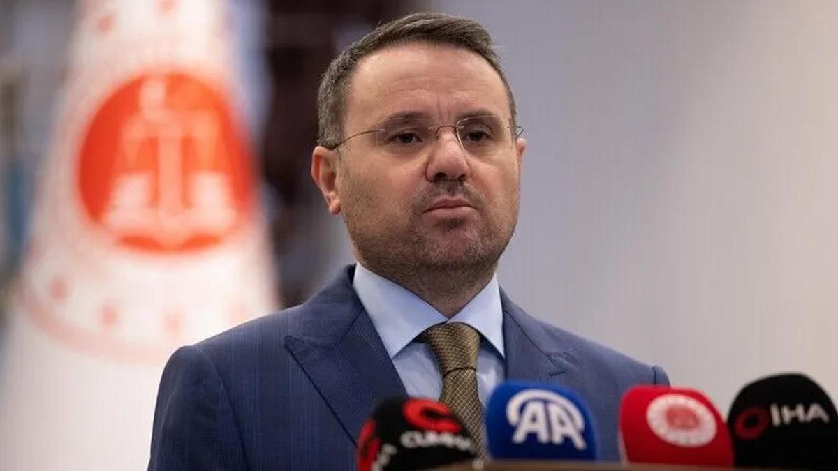 Bakan Gürlek duyurdu: 52 orman yangınında 34 şüpheli tespit edildi haber görseli