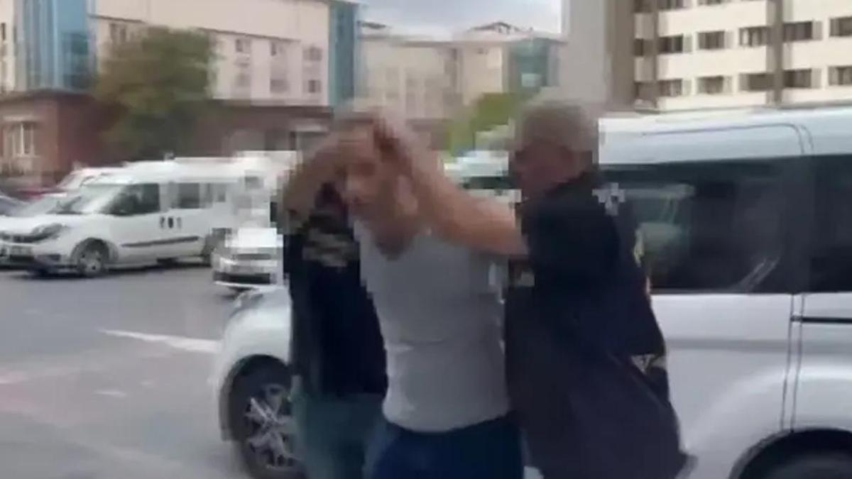 Sanal medyadan Cumhurbaşkanı'na hakaret eden şüpheli gözaltına alındı haber görseli