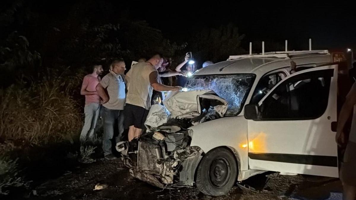 Kozan'da zincirleme trafik kazası: 2 yaralı haber görseli