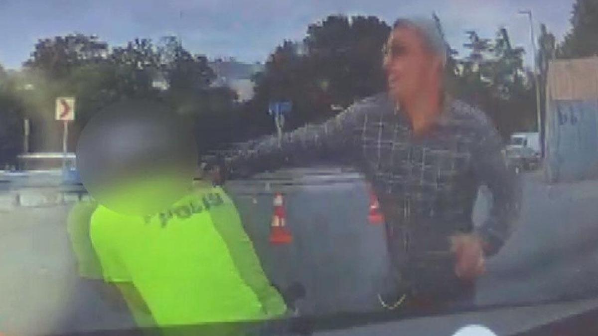 İstanbul Fatih'te polise bıçakla saldırı haber görseli