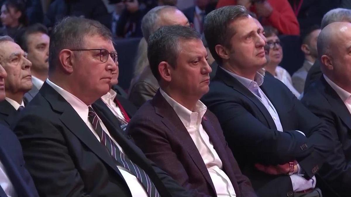 Cemil Tugay'dan dikkat çeken hamle: Yeni Parti’lilerin olduğu yazışma grubundan ayrıldı haber görseli