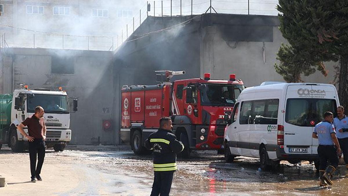 Gaziantep'te tekstil fabrikasında yangın! haber görseli