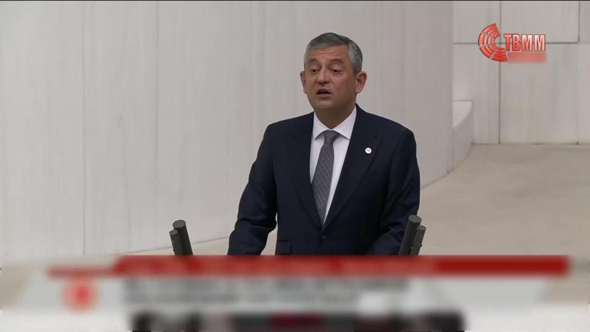 Özgür Özel “evet” dedi, partisinden 54 “hayır” çıktı! haber görseli