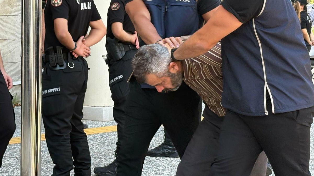 FETÖ'cü Burkay Karatepe'nin ablasıyla gizli yazışmaları ortaya çıktı