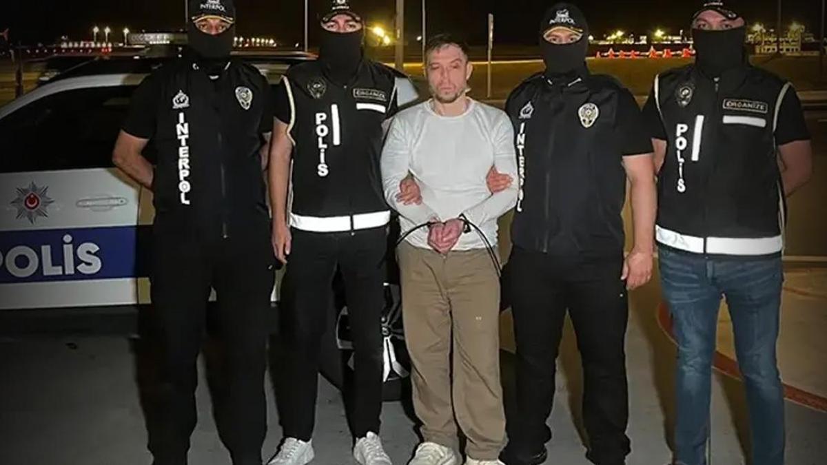 Türkiye'ye getirimişti: Suç örgütü lideri Serkan Kurtuluş tutuklandı haber görseli