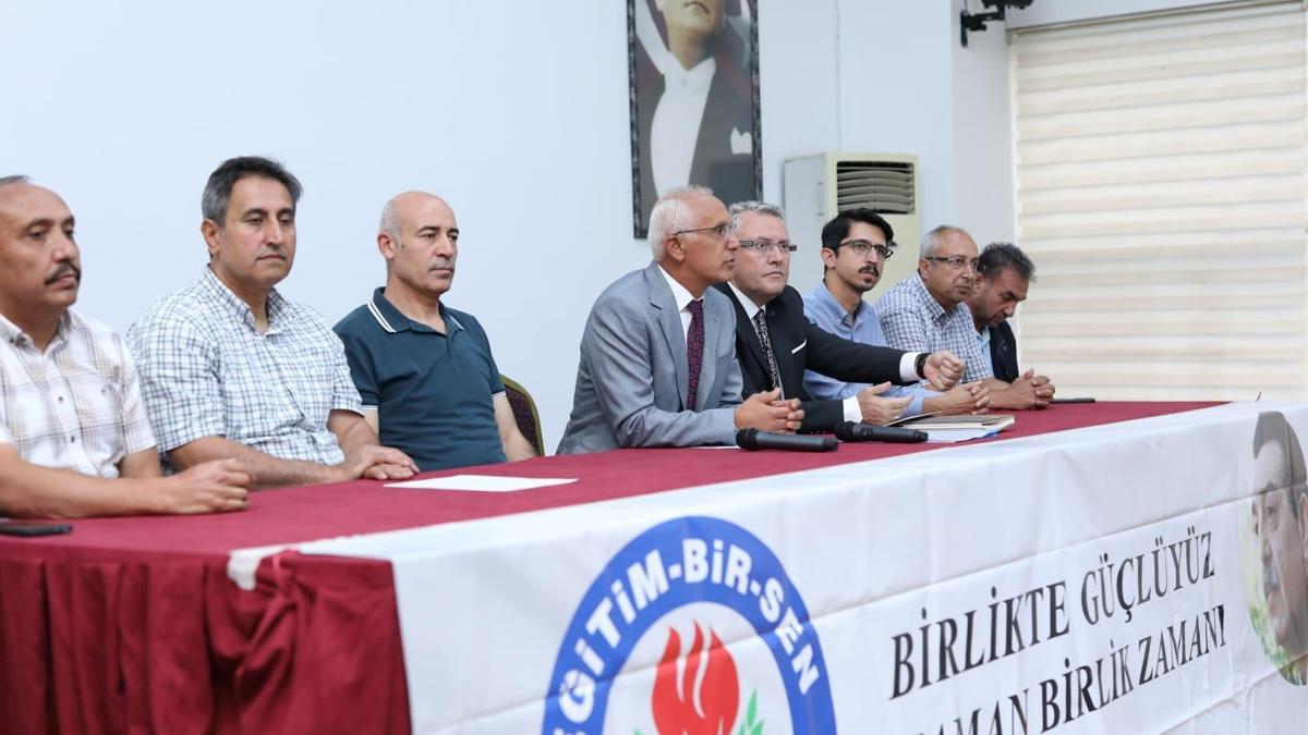 Sivas'ta Eğitim-Bir-Sen 1 No'lu Şube başkan adayları birleşme kararı aldı haber görseli