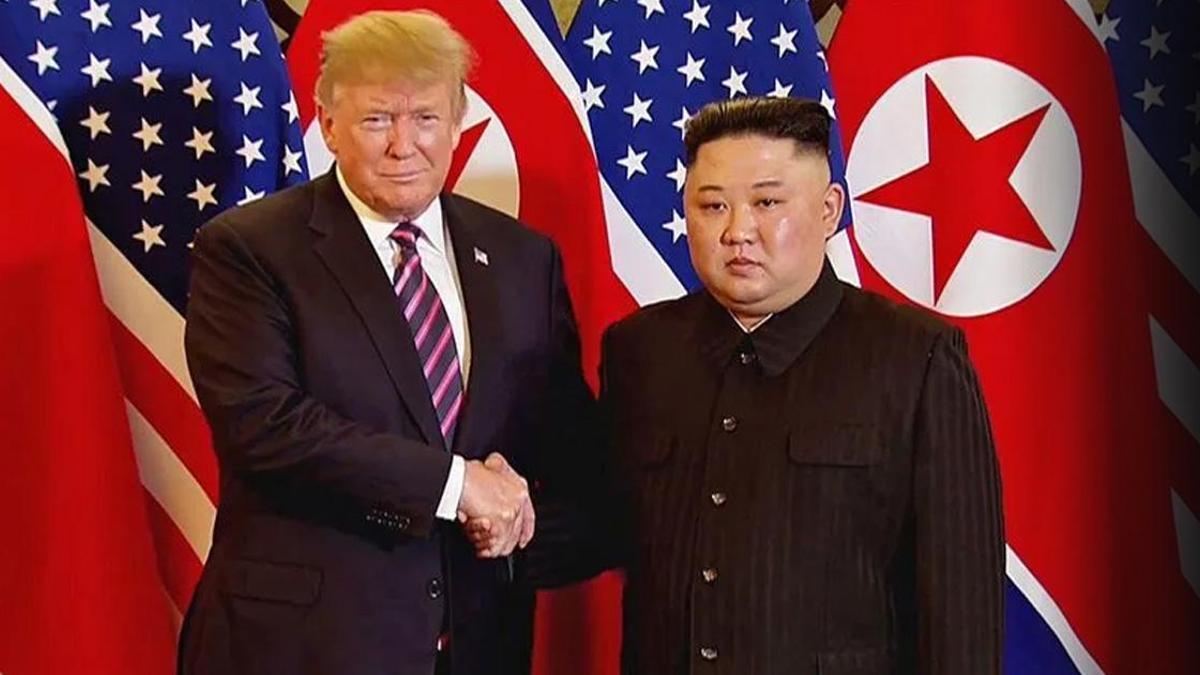 Trump-Kim görüşmesi yeniden gündemde! Yıl sonuna işaret etti haber görseli