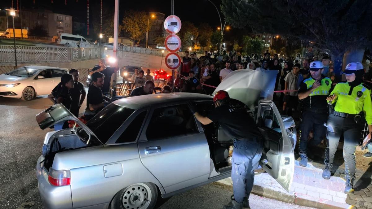 Bursa'da kontrolden çıkan otomobil beton direğe çarptı: 1 yaralı