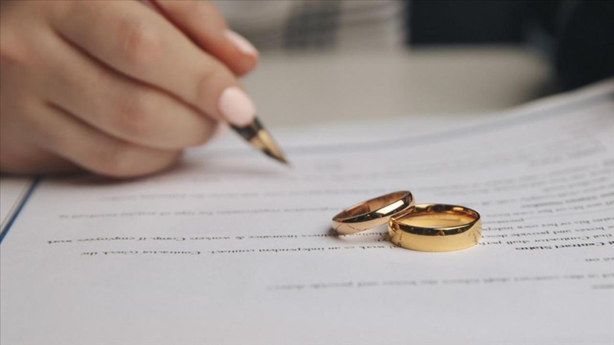 Genç çiftlere 2 milyar 180 milyon liralık evlilik desteği haber görseli