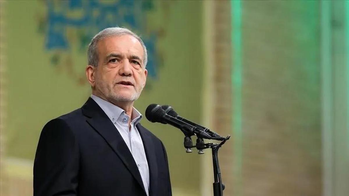İran: Ekonomik ve askeri anlamda topyekun savaş içindeyiz haber görseli
