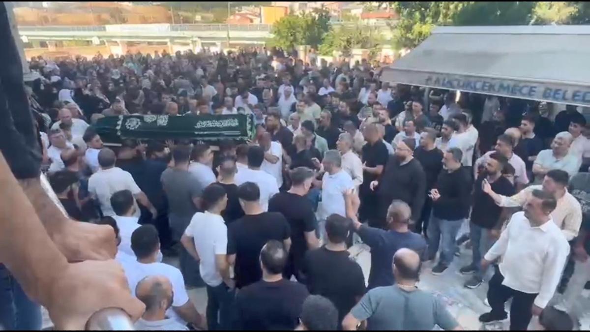 Küçükçekmece’de kafedeki silahlı saldırıda ağır yaralanan 2 kişi hayatını kaybetti haber görseli