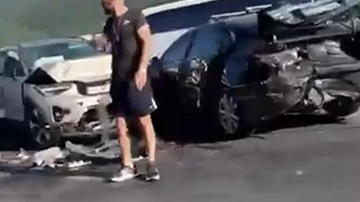 Otoyolda 12 aracın karıştığı zincirleme kaza: 6 yaralı