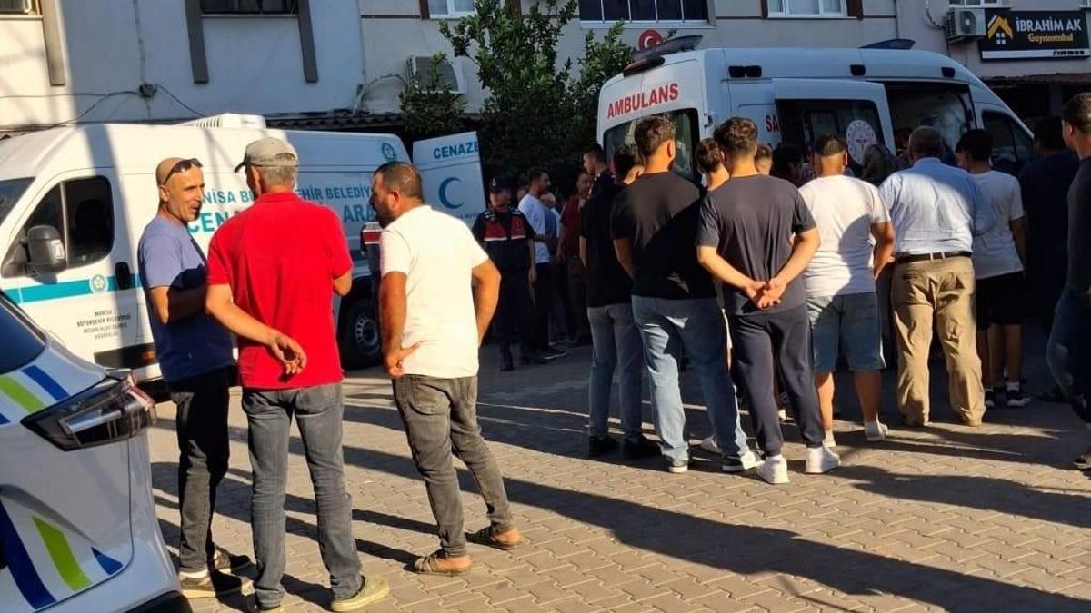 Manisada berber dükkanına silahlı saldırı: 2 ölü