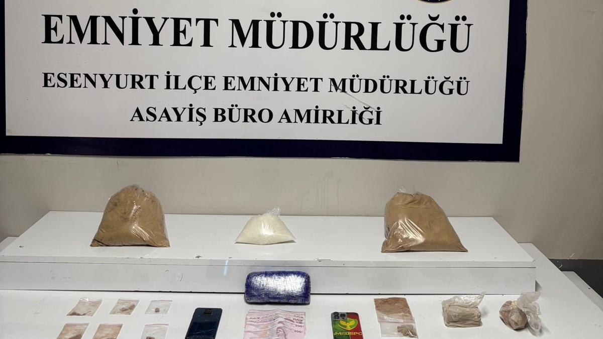 Esenyurt'ta 'zula' evine operasyon: 7 kilo 470 gram uyuşturucu ele geçirildi