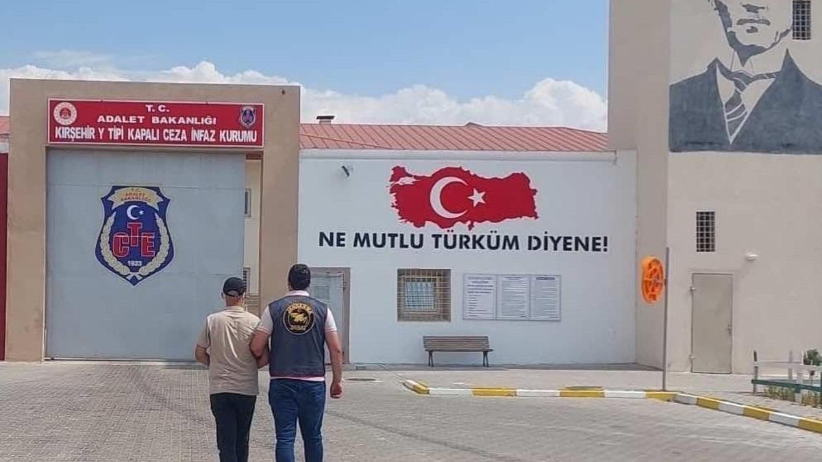 Kırşehir'de 10 yıl kesinleşmiş hapis cezası bulunan firari yakalandı