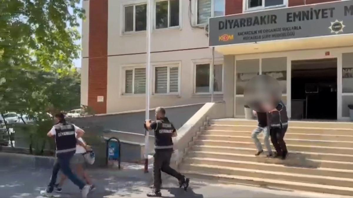 Diyarbakırda el bombasıyla yakalanan 4 kişi tutuklandı
