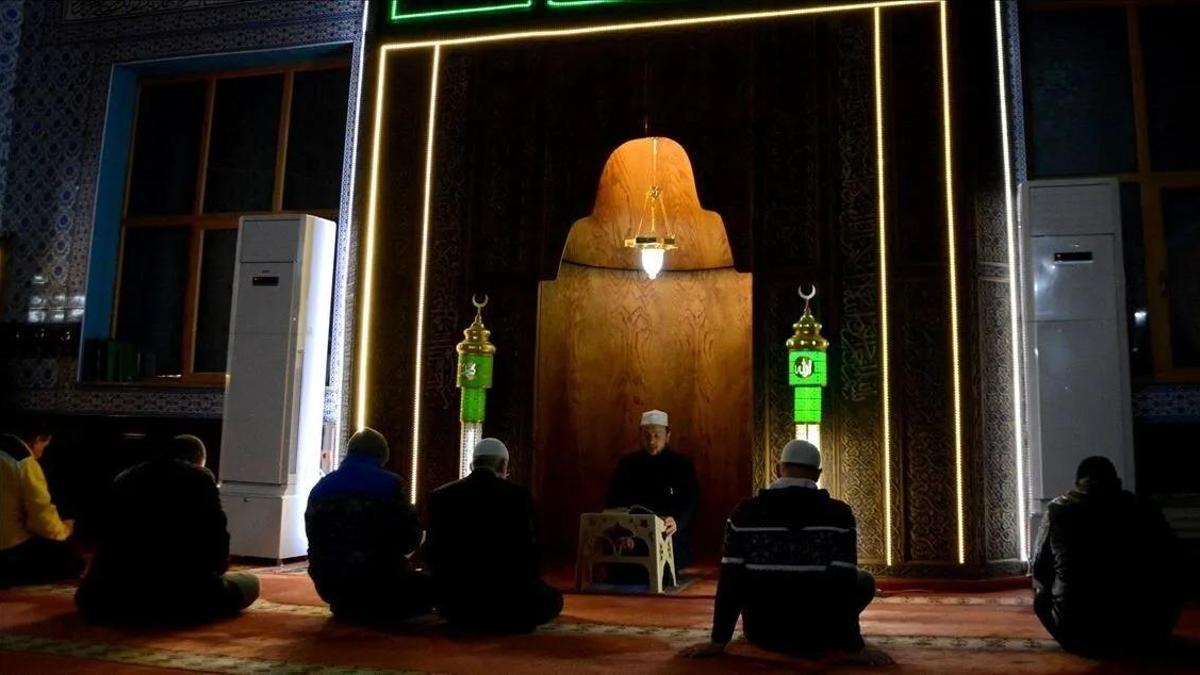MEVLİD KANDİLİ ANLAM VE ÖNEMİ FAZİLETLERİ: Mevlid Kandili'nde ne oldu? Mevlid Kandili anlamı nedir?