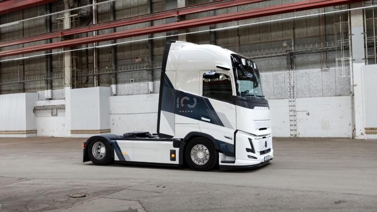 Volvo Trucks'tan 100. Yıla Özel Model Geldi