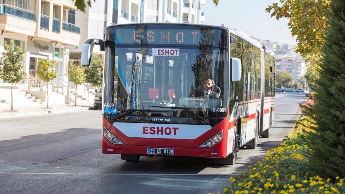 İzmir'de 30 Ağustos'ta ulaşım yüzde 50 indirimli