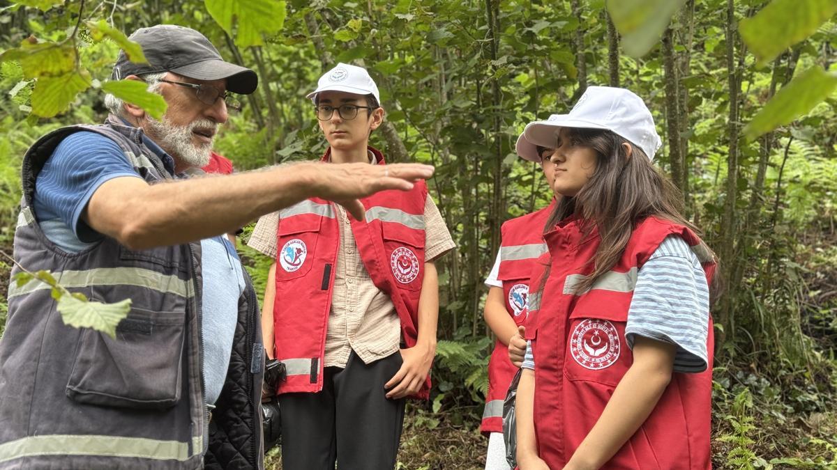 Trabzon'da çocuklar fındık bahçesinde organik tarımı öğrendi