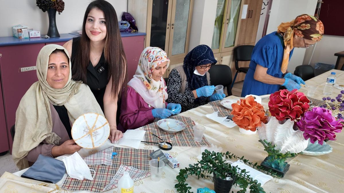 Akdeniz’de kadınlar sanatla buluşmaya devam ediyor haber görseli