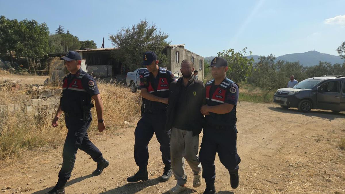 Çalıntı hafif ticari araçla kaçan sürücü zeytinlikte yakalandı