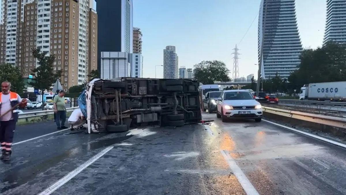 İstanbul'da 11 araçlı zincirleme kaza