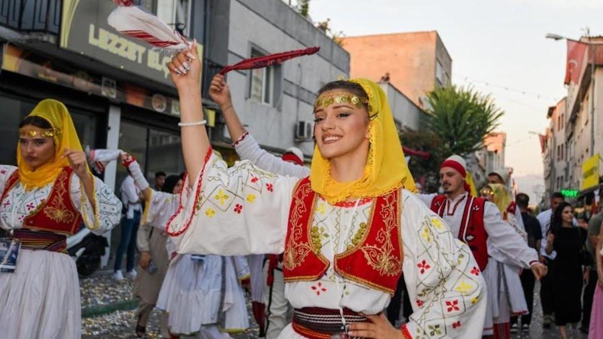 Osmangazide Uluslararası Balkan Festivali başladı