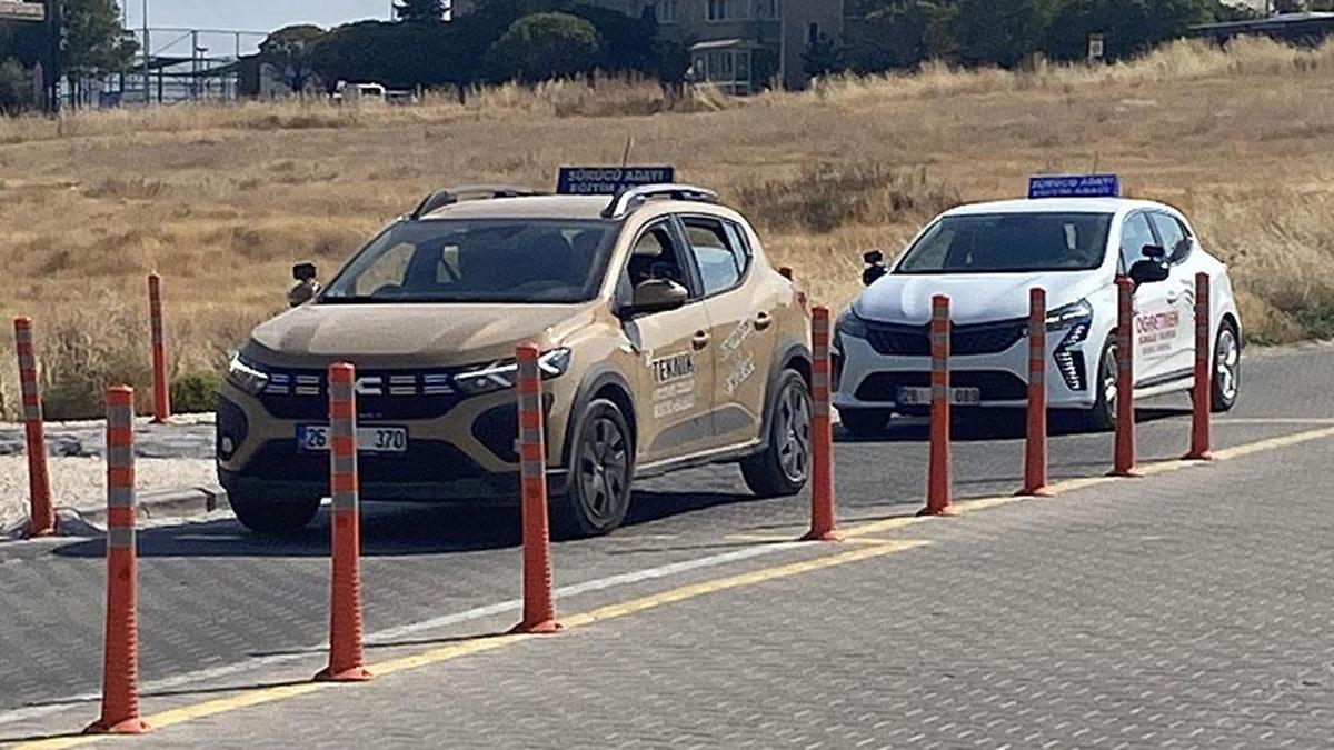 Ehliyet sınavında yeni dönem: Adaylar akan trafiğe çıkacak, park uygulaması da değişiyor