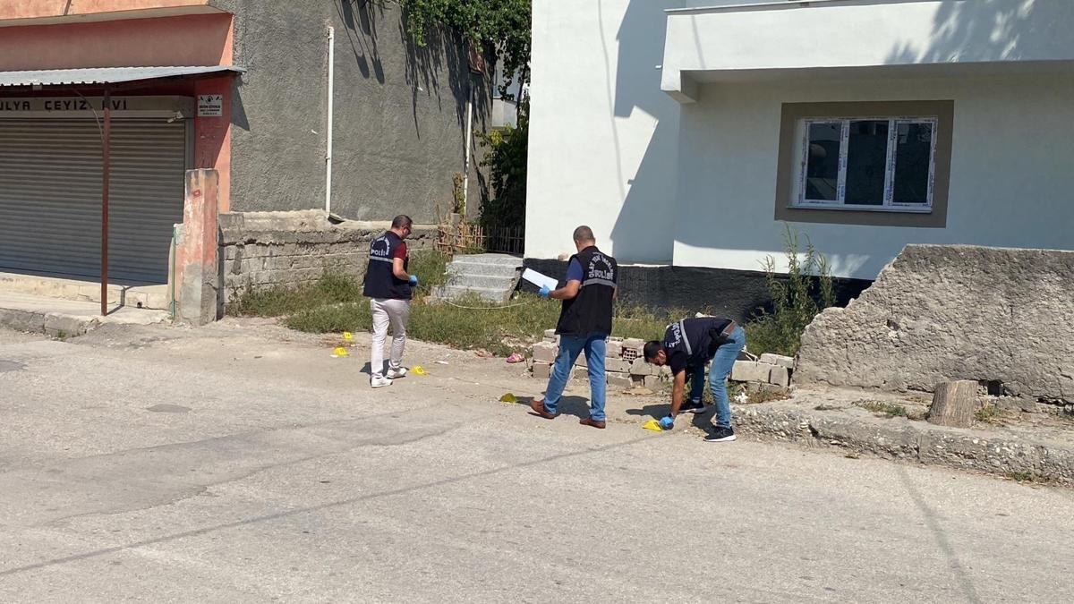 Boşanma aşamasındaki eşi ile baldızını tabancayla ağır yaraladı