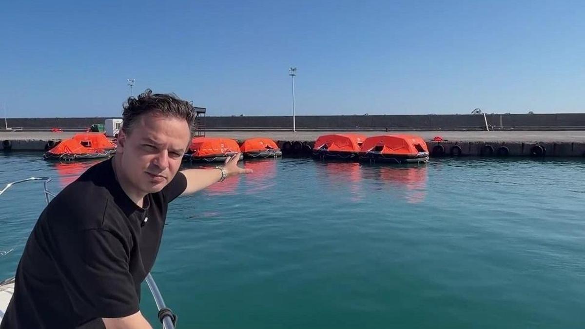 CNN TÜRK GÖRÜNTÜLEDİ: Batan gemiden bu can sallarıyla kurtarıldılar!