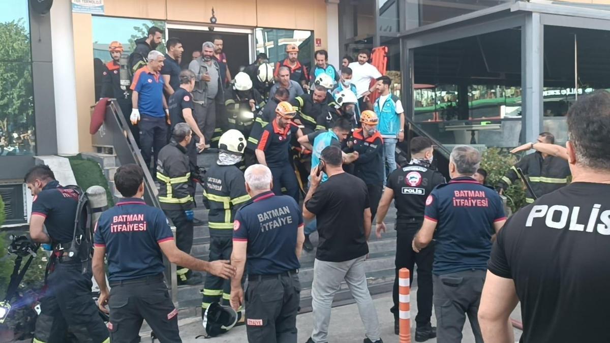 Batman'da 3 kişinin öldüğü yangınla ilgili 3 gözaltı