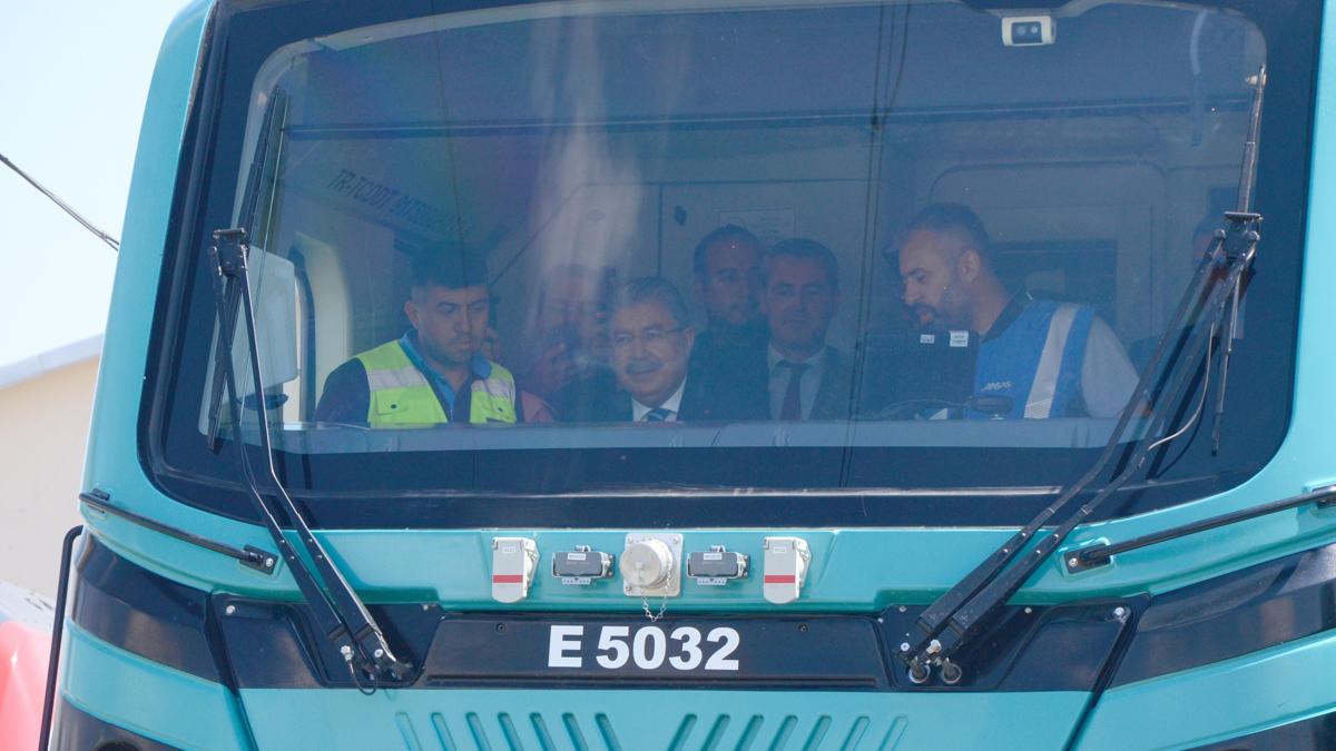 Vali Yılmaz, Eskişehir 5000'nin test sürüşüne katıldı