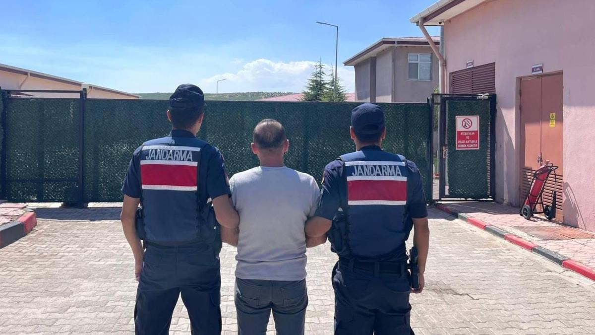Jandarma aranan 24 kişiyi yakaladı