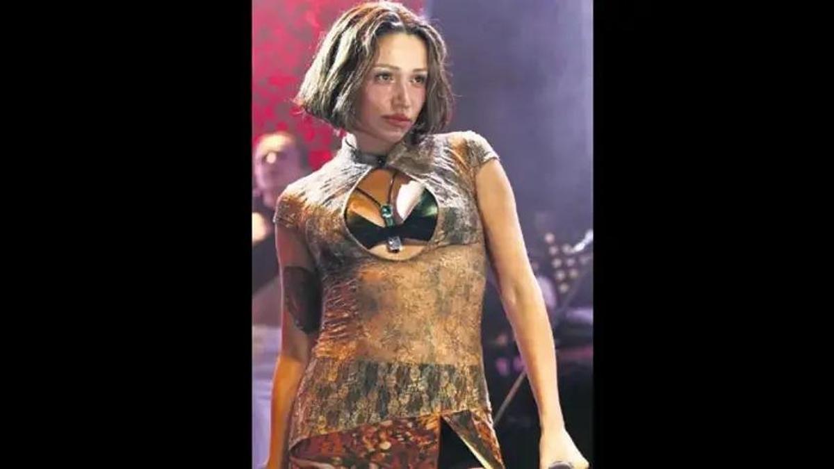 Zeynep Bastık'tan düğün öncesi son konser!