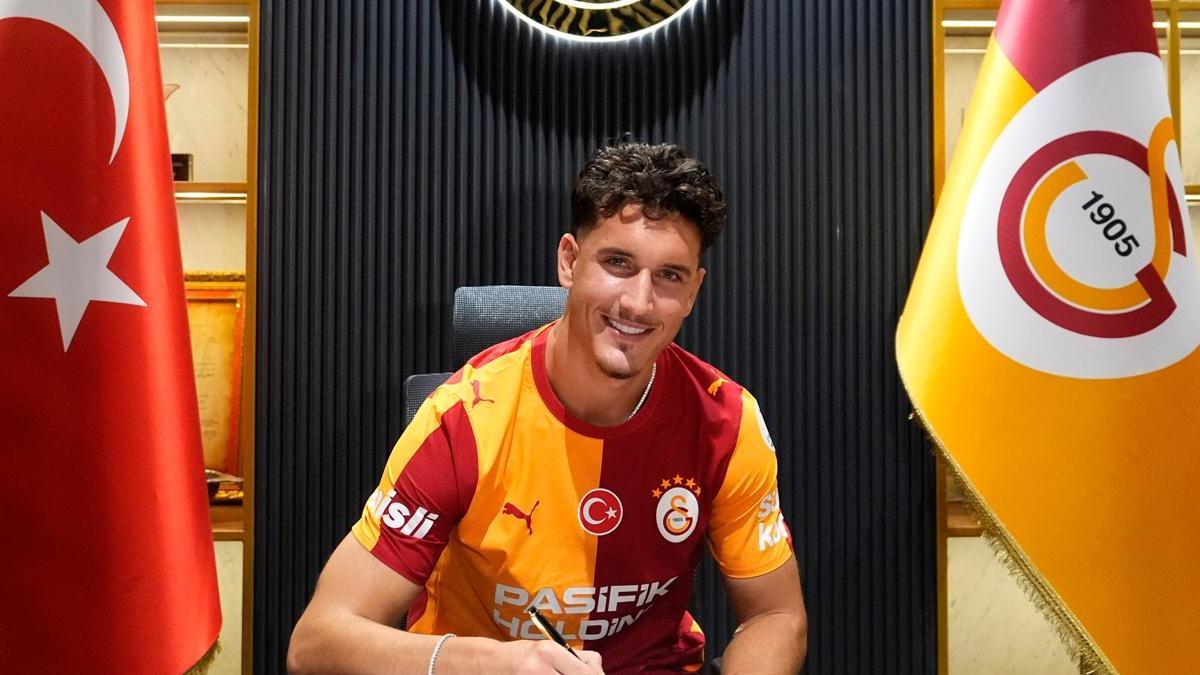 Galatasaray'a imza atan Deniz Gül: Bugün çocukluk hayalim gerçekleşti