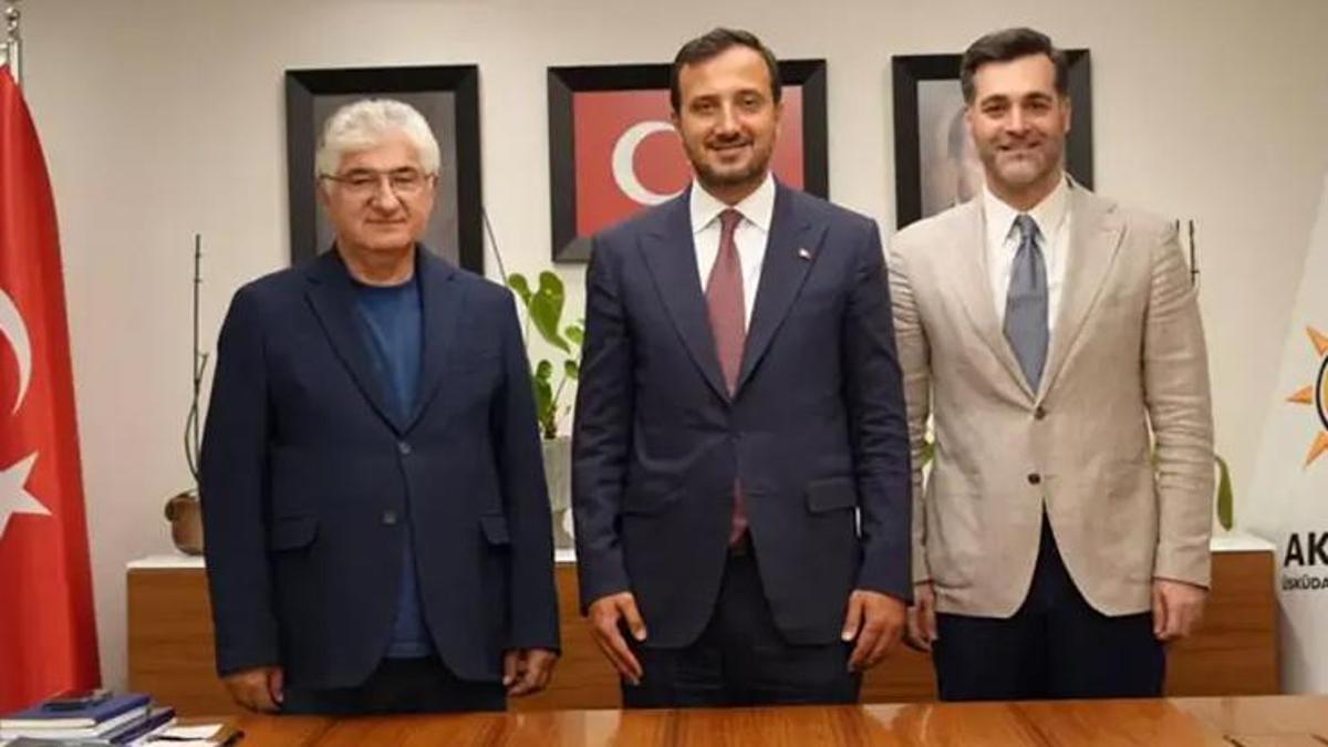 Üsküdar'da 4 CHP'li meclis üyesi AK Parti'ye katıldı