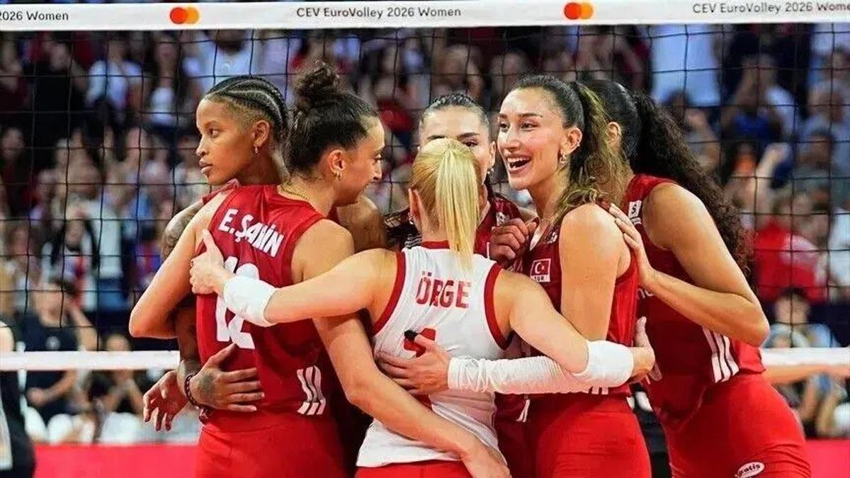FİLENİN SULTANLARI YARI FİNAL MAÇI NE ZAMAN? Türkiye - Sırbistan voleybol maçı saat kaçta, hangi kanalda? Avrupa Şampiyonası yarı final eşleşmeleri ve maç takvimi!