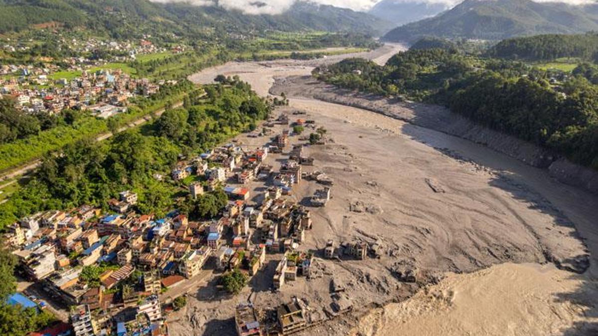 Nepalde 9 gün sonra çifte mucize
