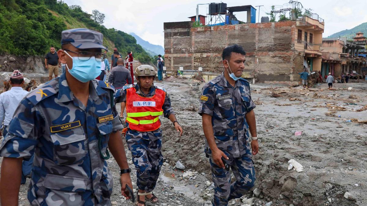 Nepalde bilanço ağırlaşıyor: 1342 kişi hayatını kaybetti