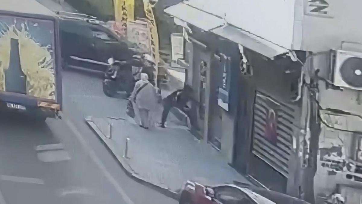 Kağıthane’de avukata restoranda silahlı saldırının görüntüleri ortaya çıktı: 2 şüpheli yakalandı haber görseli