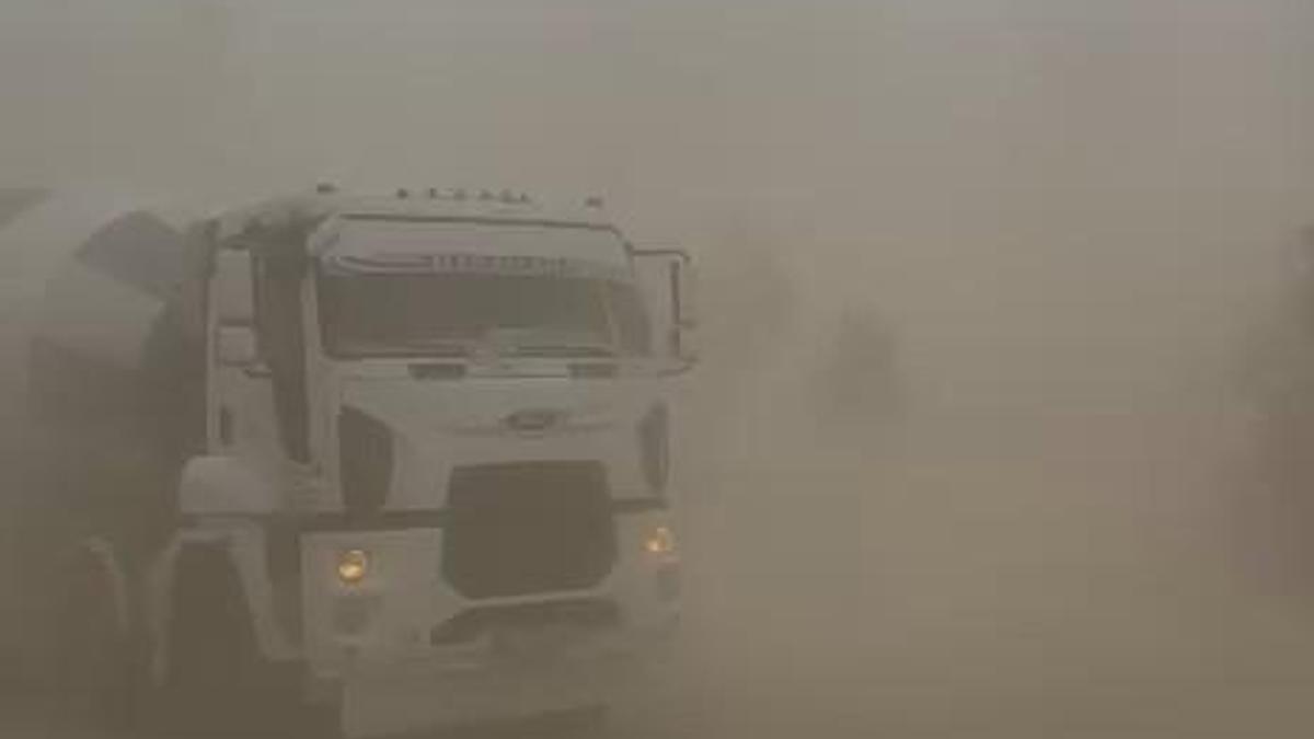 Bingöl’de kuvvetli rüzgar çatıları uçurdu haber görseli