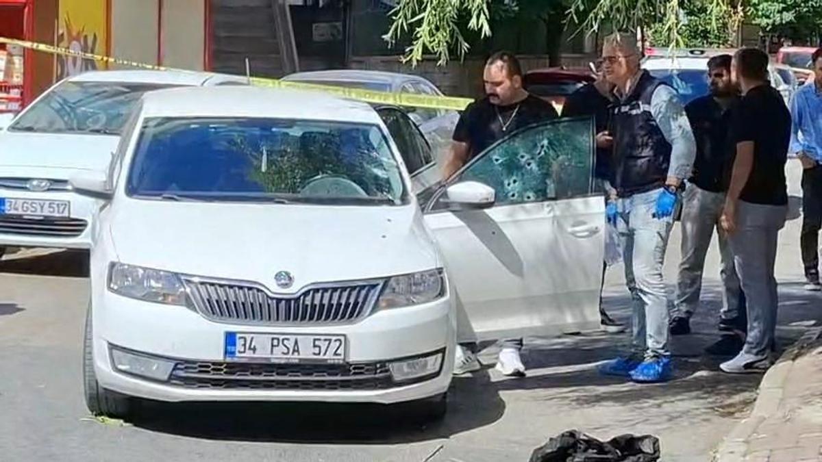 Çekmeköy'de otomobile silahlı saldırı: 1 ölü haber görseli