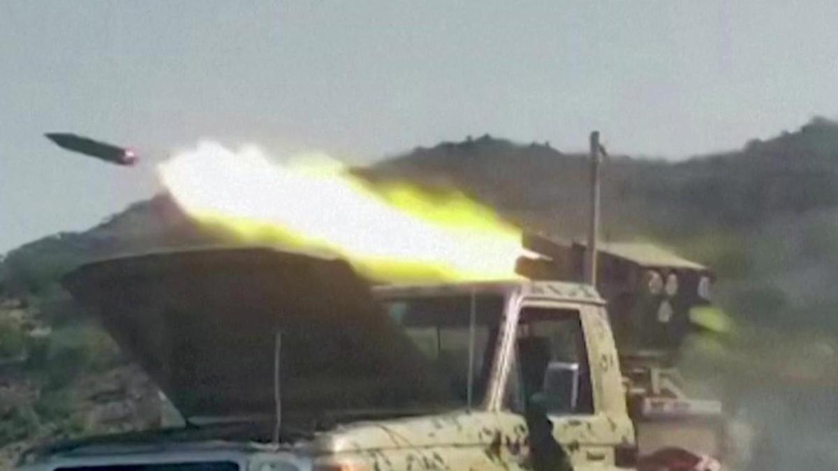 Kızıldeniz’de yeni savaş mı başladı? Husiler Suudi Arabistan’da 4 kenti vurdu: 73 yaralı haber görseli